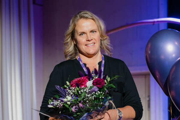johanna-junkkari-ihmisl-heist-johtamista-arjen-tasolla-h-lsa